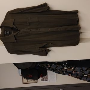 Wayne Gretzky brand front button green shirt